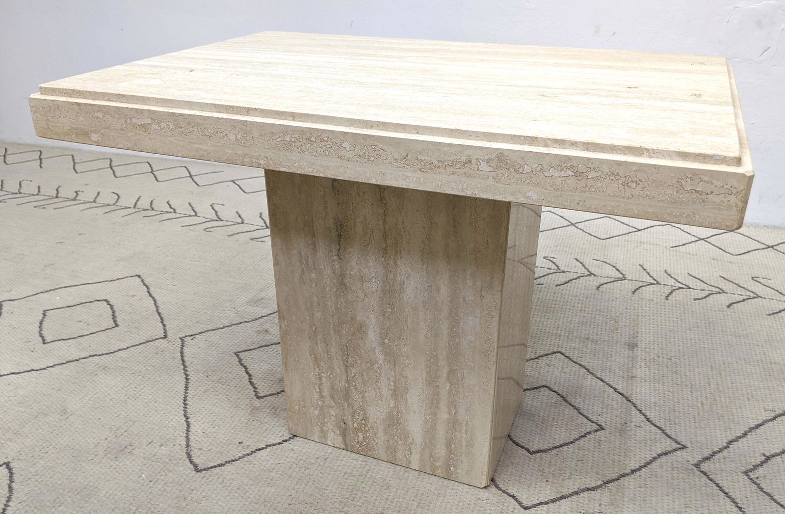 Mid Century Modern Travertine Side Occasional Table. (1 of 11)