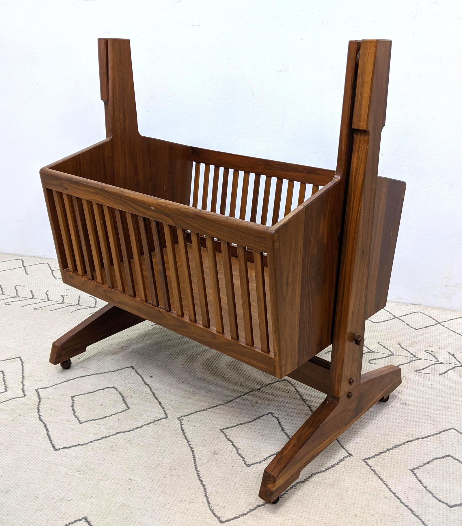 Studio Artisan Woodworker Baby Cradle Bassinet. Solid W (1 of 11)