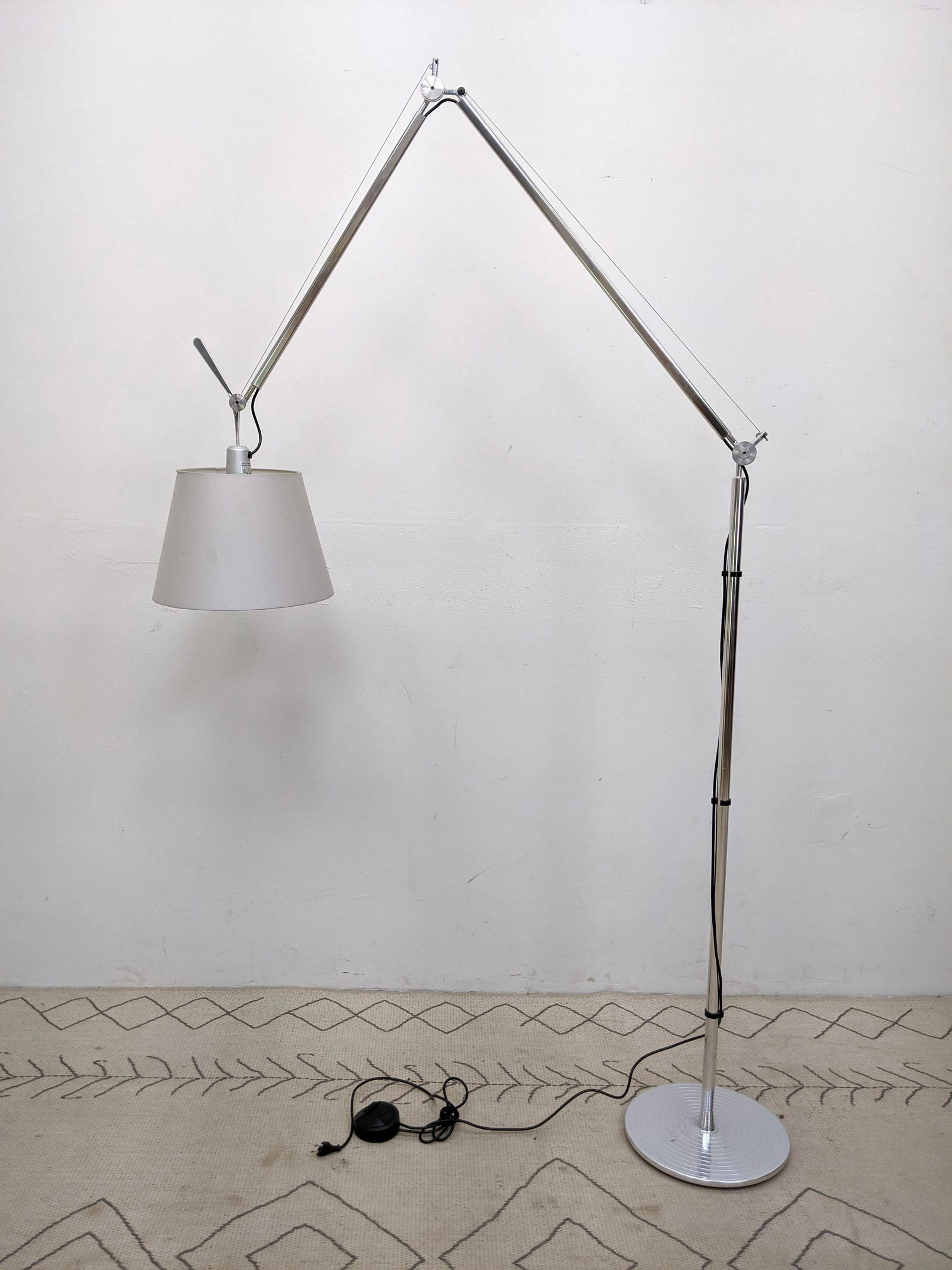 ARTEMIDE Adjustable Floor Lamp. TOLOMEO MEGA.  Milano m (1 of 15)