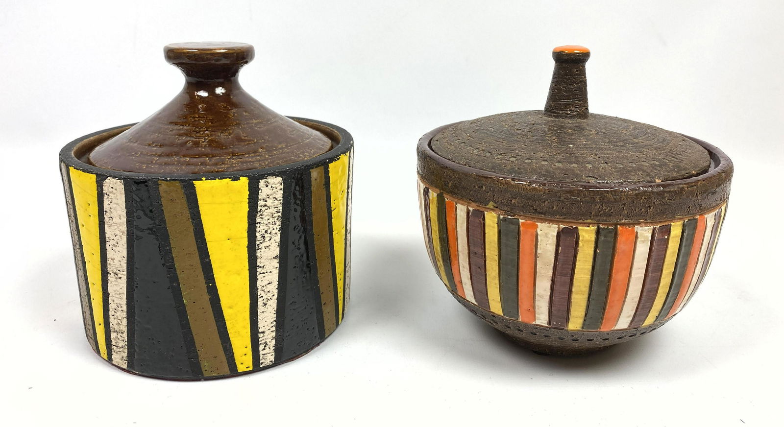 2 pc Bitossi Italian Pottery Covered Boxes. (1 of 15)