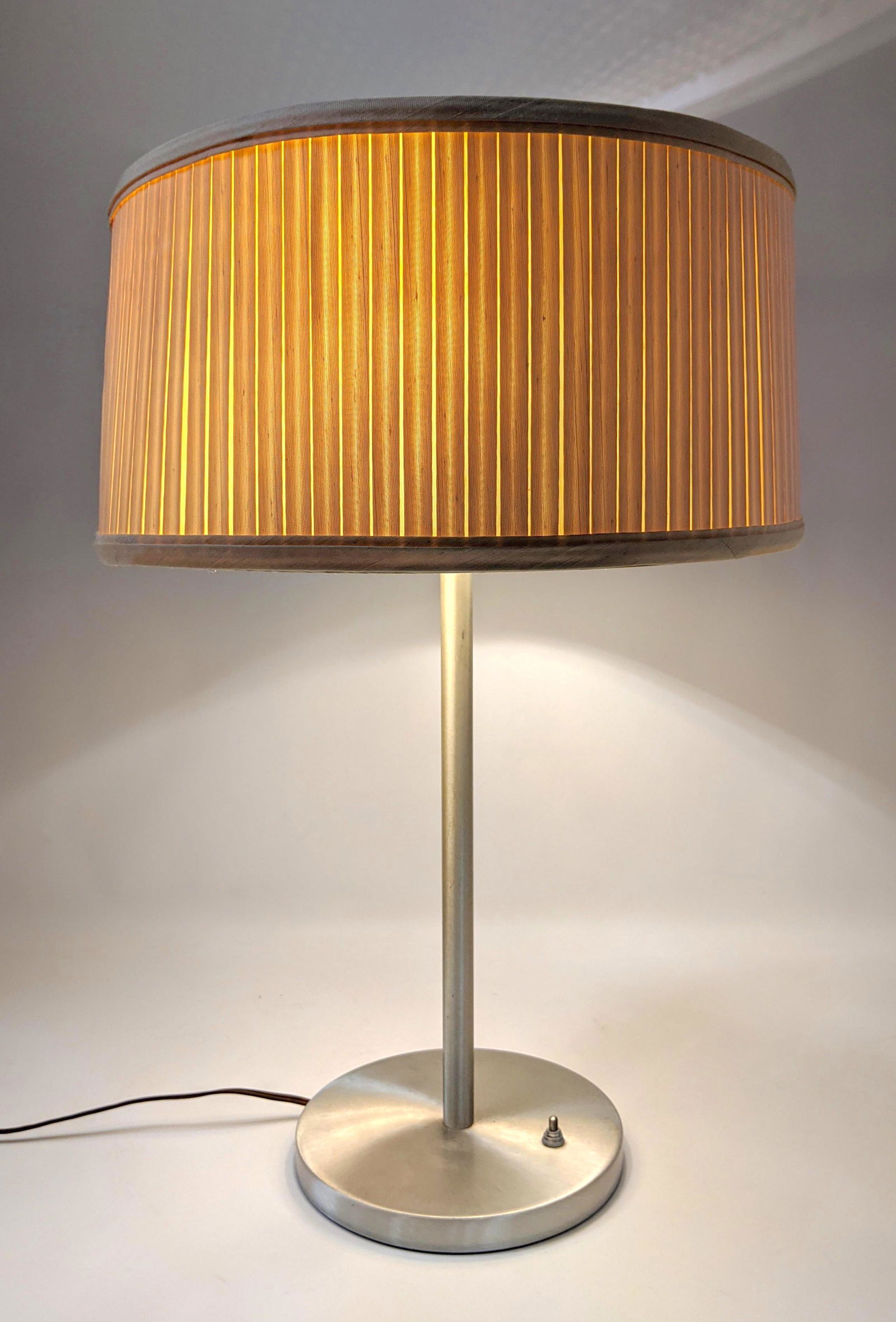 WALTER VON NESSEN Desk Lamp. Mid Century Modern Spun Al (1 of 14)