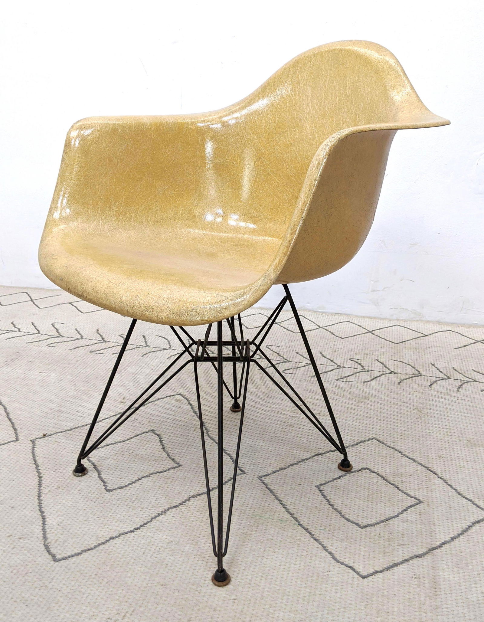 Herman Miller EAMES Fiberglass Shell Chair.  Arm Chair (1 of 11)