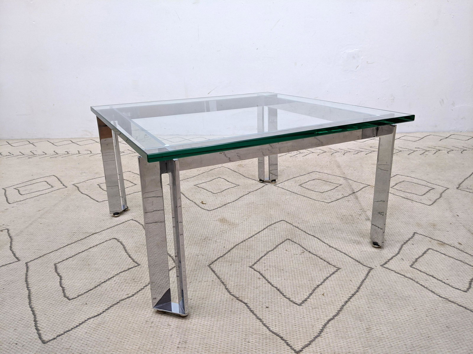 Stainless Steel and Glass Coffee Cocktail Table. Mid Ce: Stainless Steel and Glass Coffee Cocktail Table. Mid Century Modern -- Dimensions: H: 16 inches: W: 30 inches: D: 30 inches ---