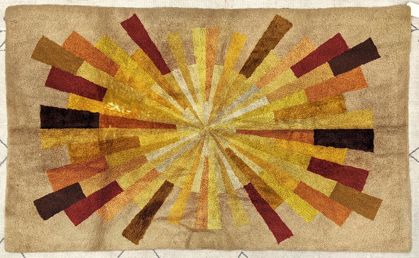 Mid Century Modern Starburst Carpet Rug. (1 of 5)