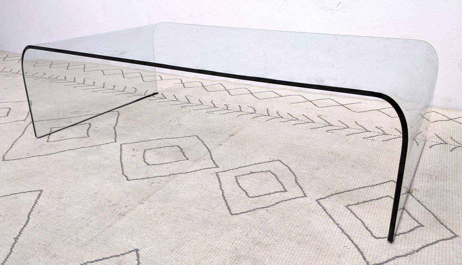 Large Decorator Slump Glass Coffee Cocktail Table. (1 of 10)