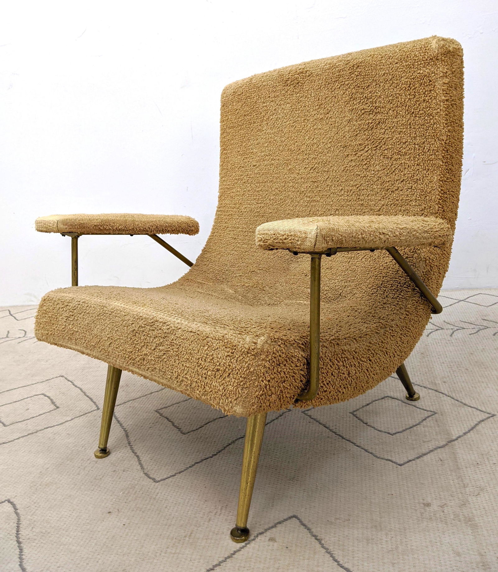 Adrian Pearsall  Scoop Lounge Chair with Arms. (1 of 11)