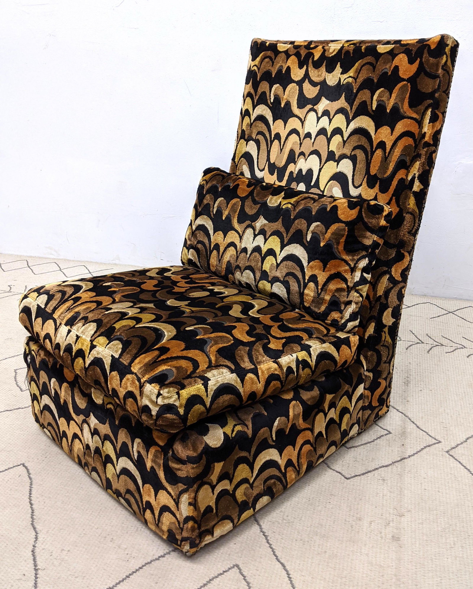 Vibrant THAYER COGGIN Upholstered Chair. Tall back slip (1 of 10)