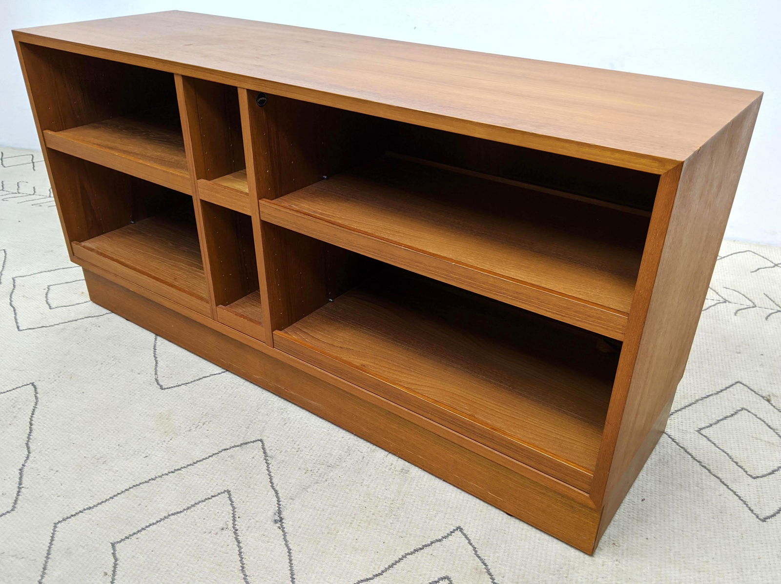 Danish Modern Teak Entertainment Cabinet with Sliding S (1 of 12)