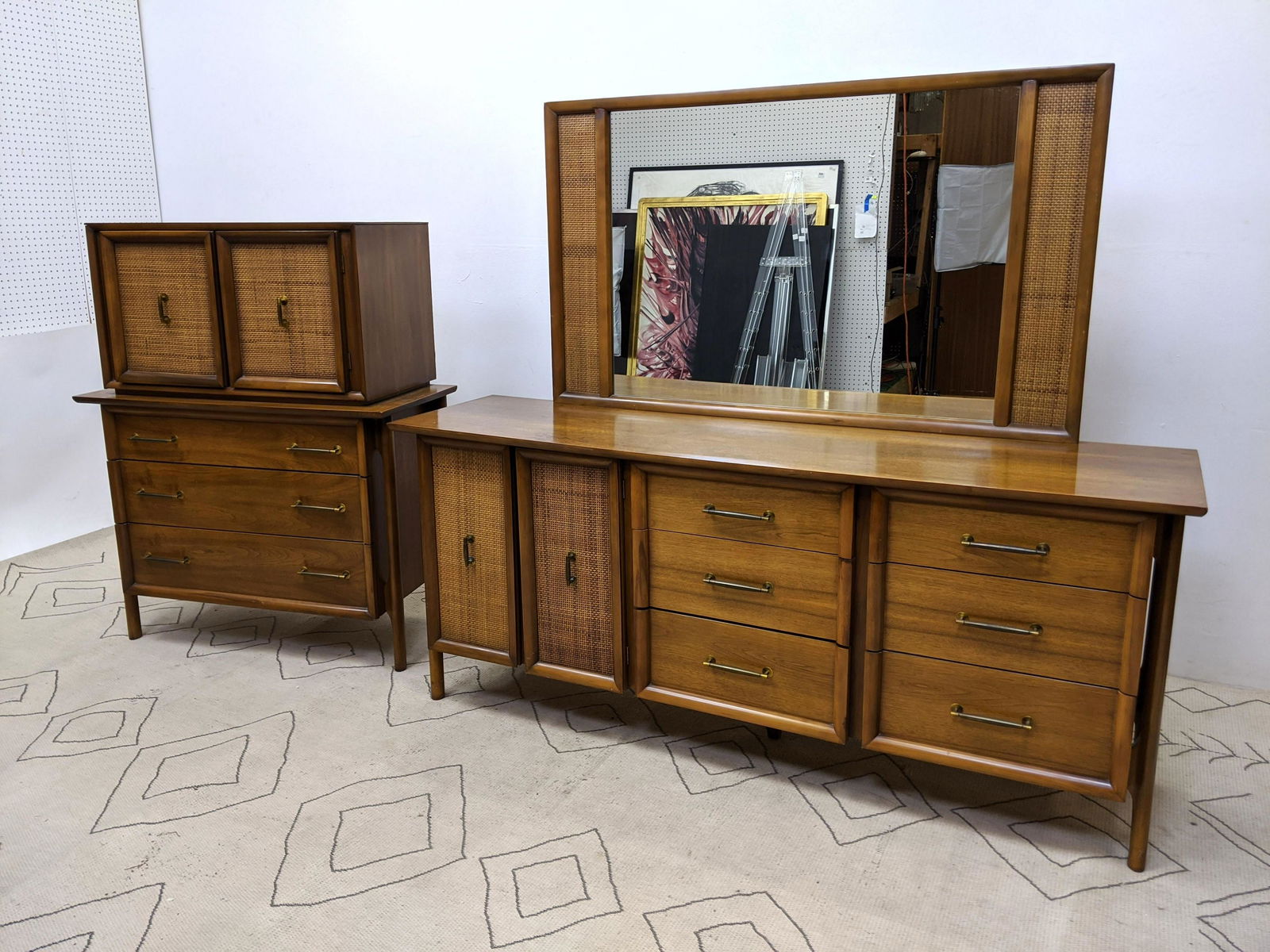 3pc American Modern Walnut Bedroom Furniture. High Ches (1 of 15)