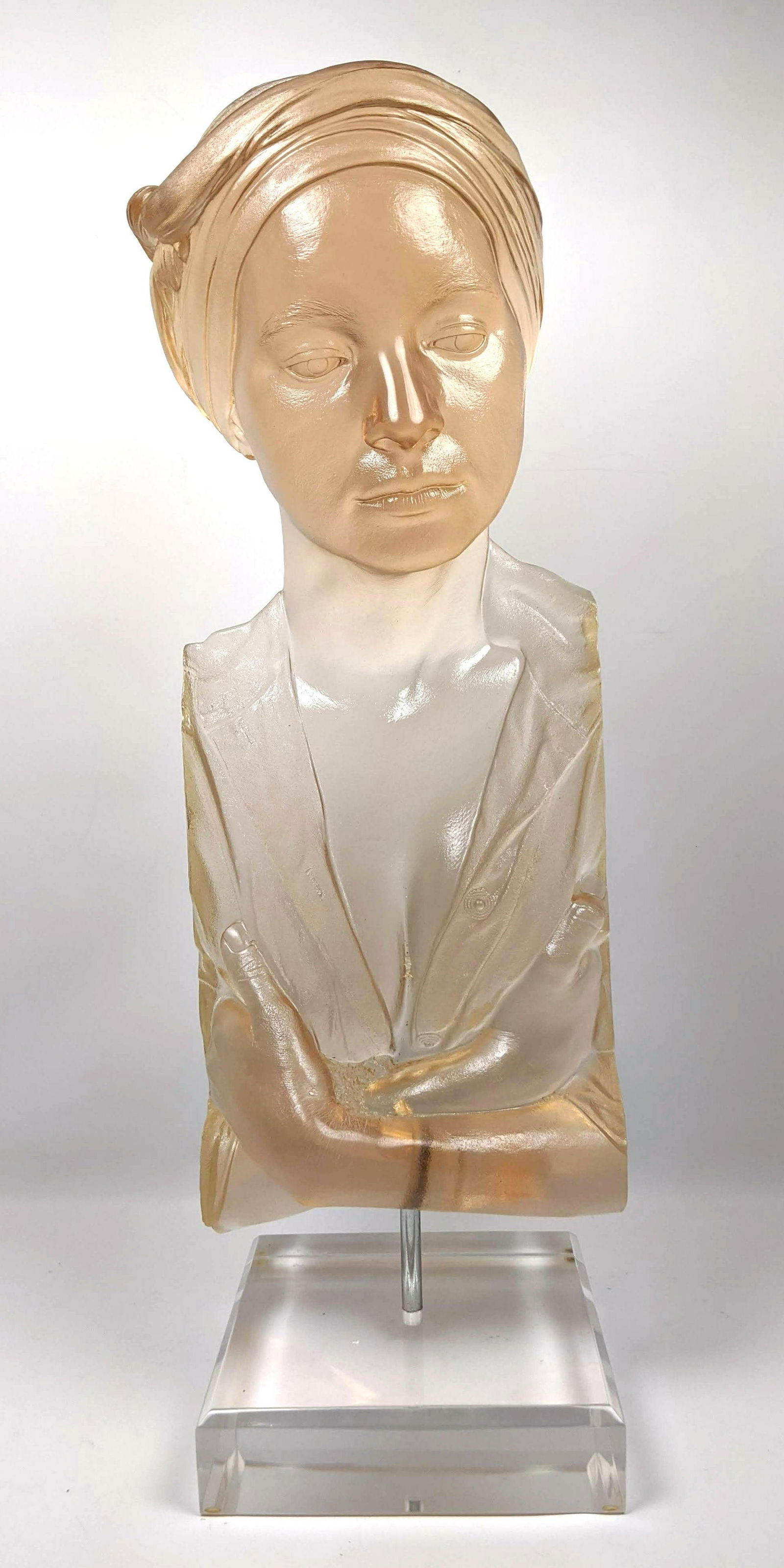 Marc Sijan Acrylic Sculpture CHIN UP (1 of 15)
