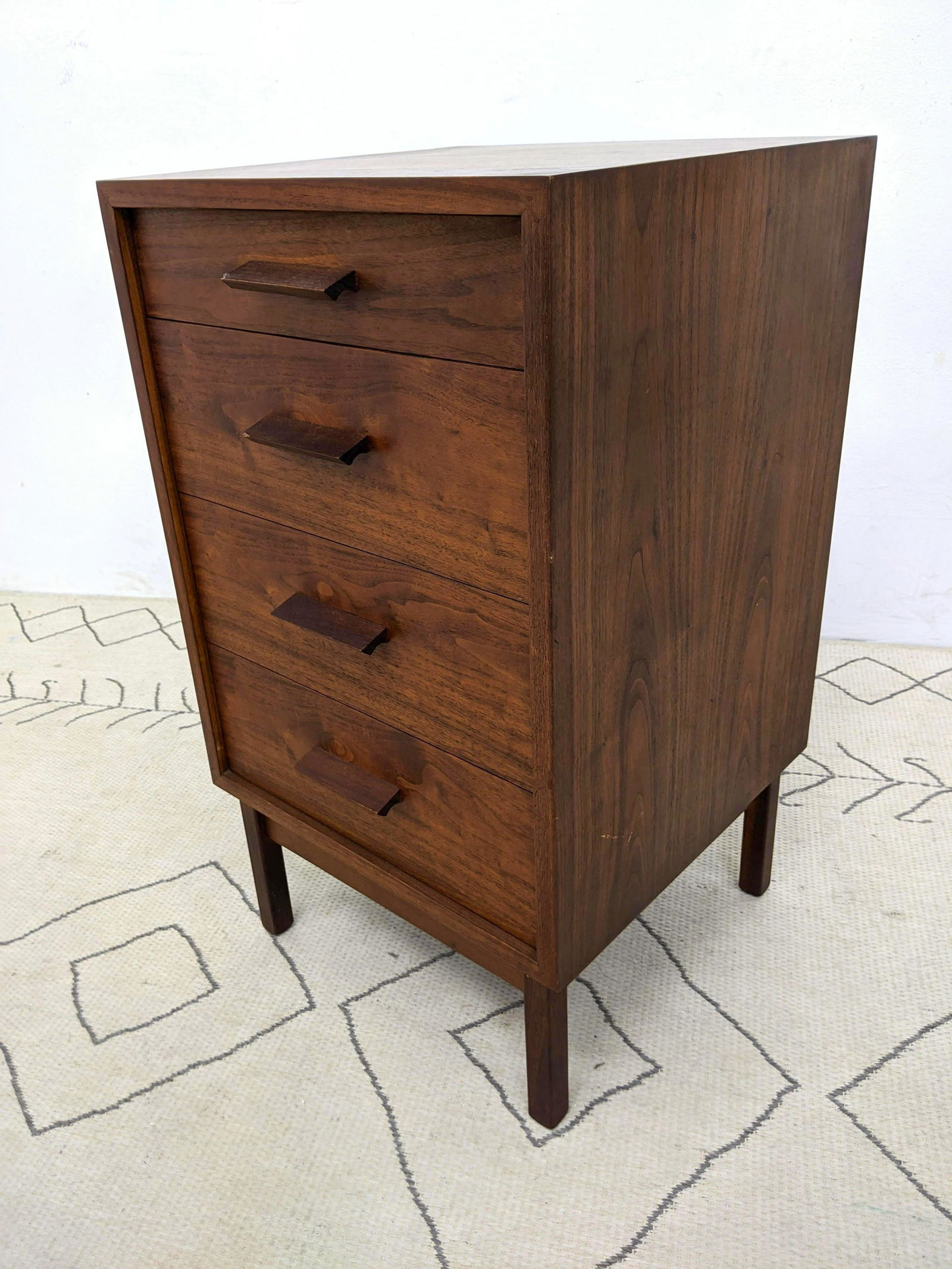 Jens Risom Style 4 Drawer Stand Chest. American Modern (1 of 13)