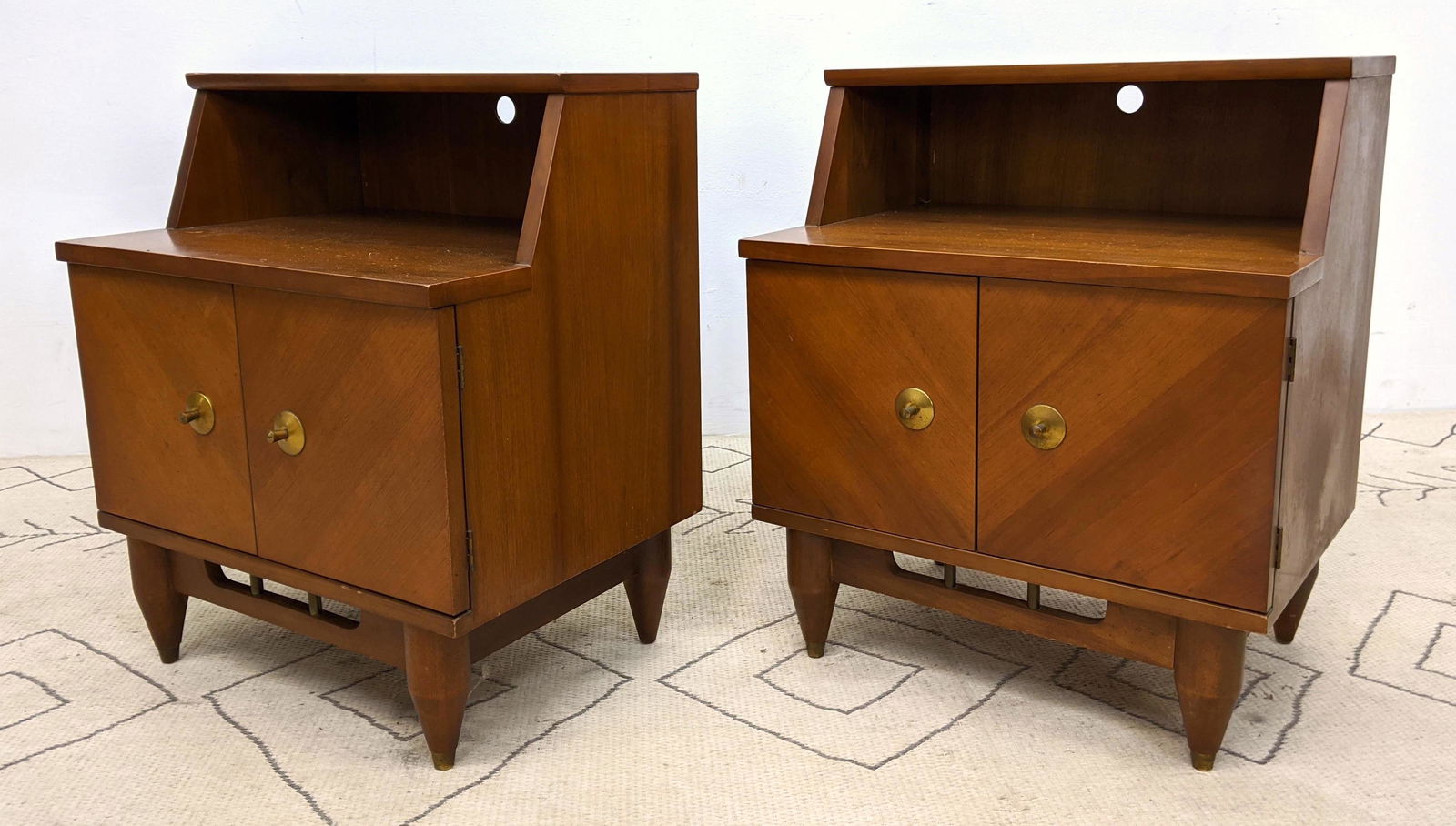 Pair American Modern Side Table Night Stands. (1 of 13)