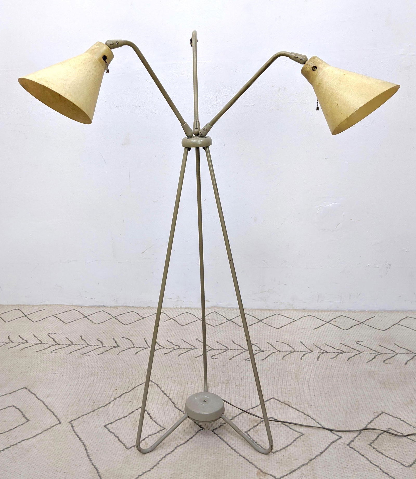 Lightolier Style Three Arm Floor Lamp. Fiberglass Shade (1 of 13)