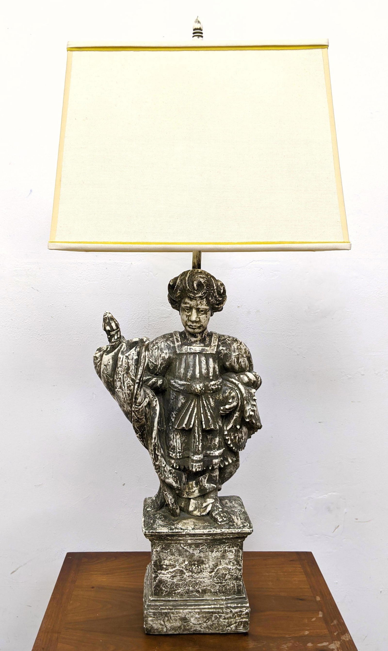 Classical Figural Table Lamp. Plaster. (1 of 13)
