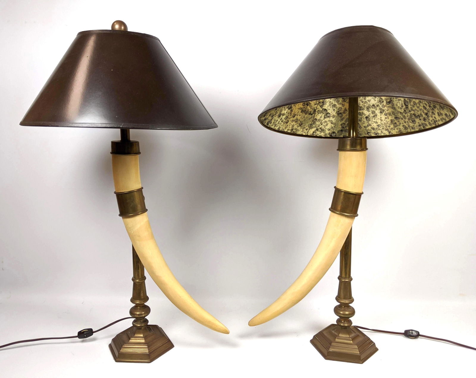 Pair Decorator and Faux Horn Table Lamps. (1 of 17)