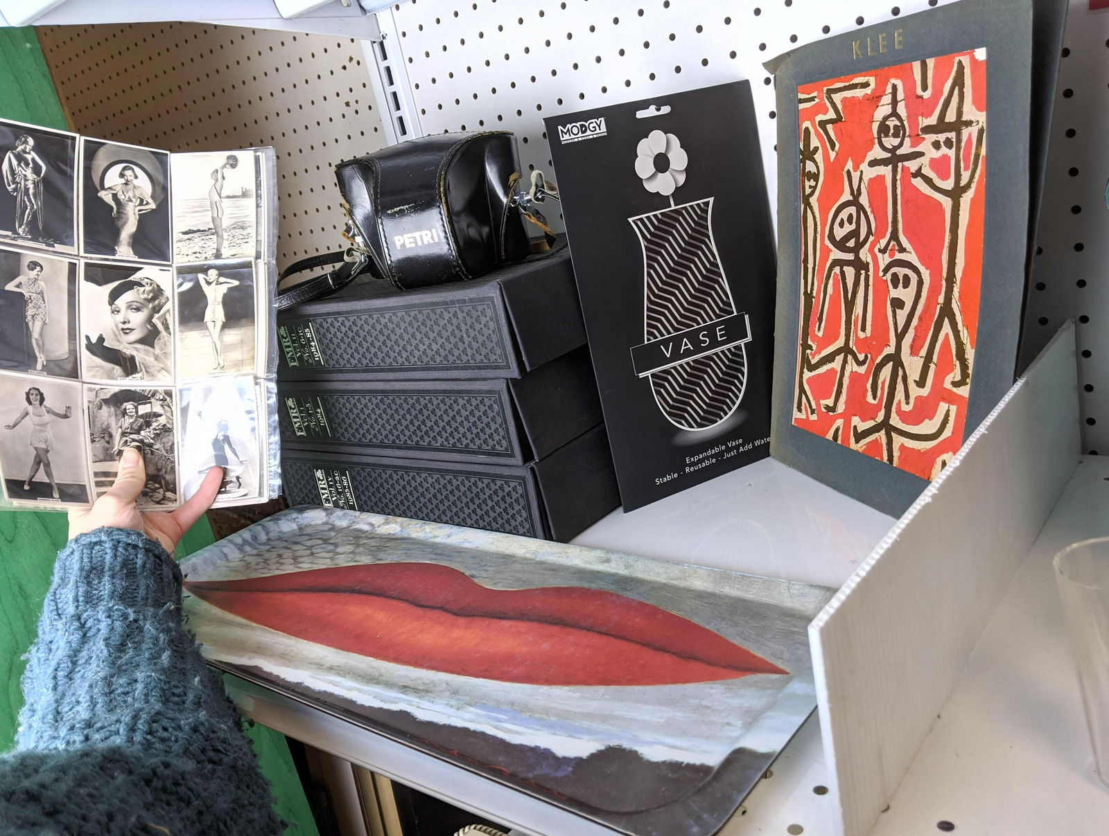 Paul Klee, Man Ray and pin up cards, Petri camera FNR m (1 of 20)