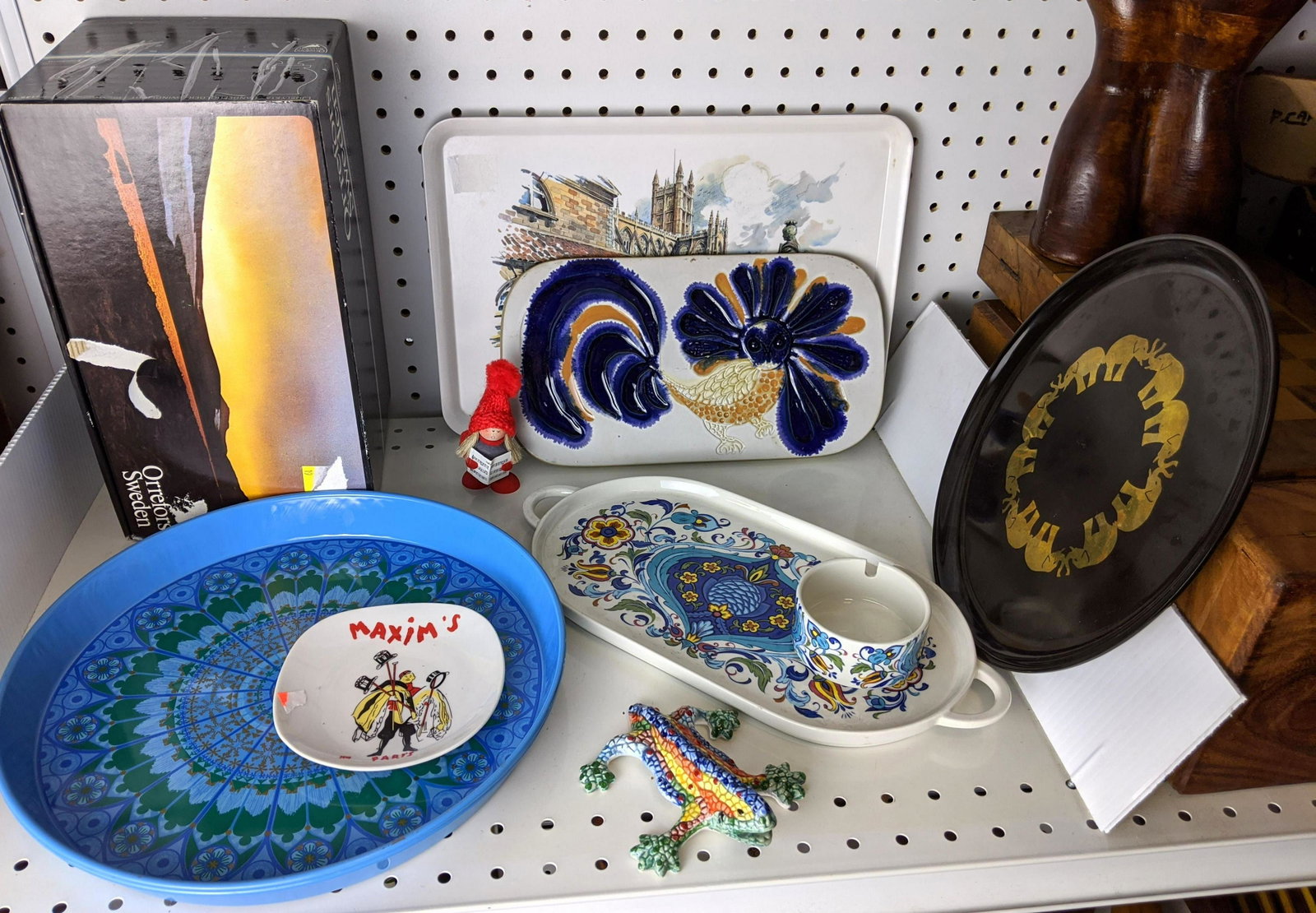 Orrefors, Gaudi Ben pottery, Couroc, tableware lot: Orrefors, Gaudi Ben pottery, Couroc, tableware lot-- Dimensions: ---