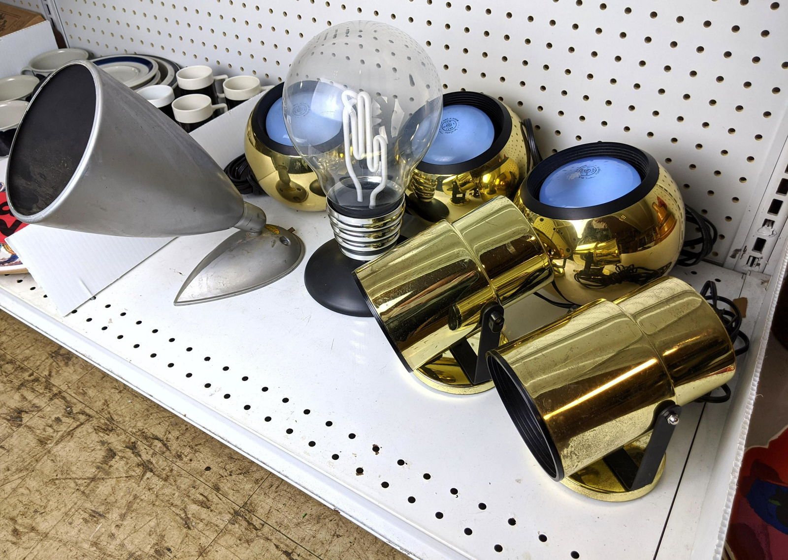 Lot 8 pcs lighting, wall sconce,ball lights  Modernist (1 of 13)