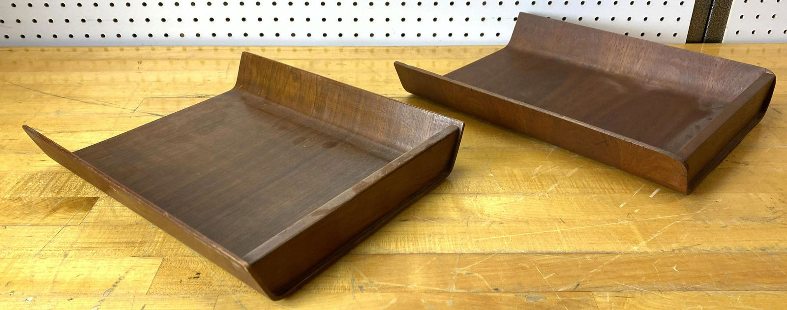 2pc  Knoll Letter Paper Trays. (1 of 7)
