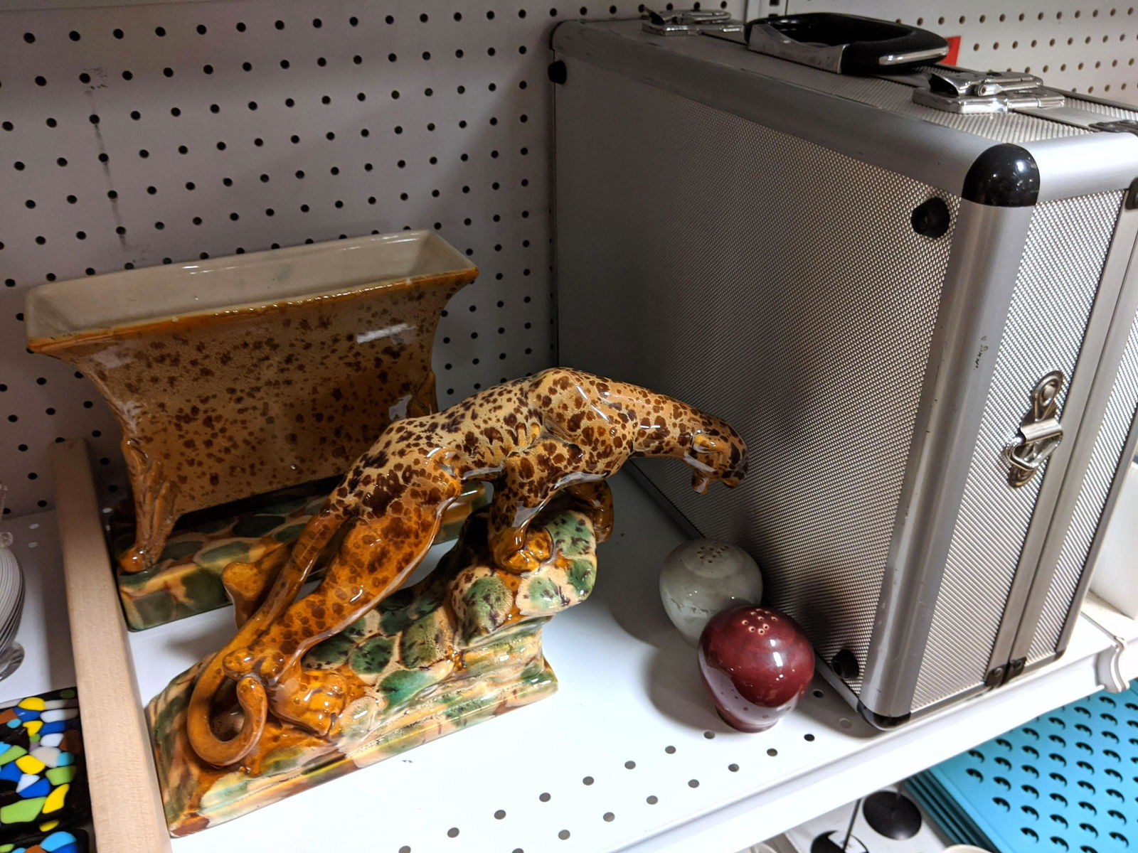 Haeger style leopard pottery and planter S-P and case (1 of 6)