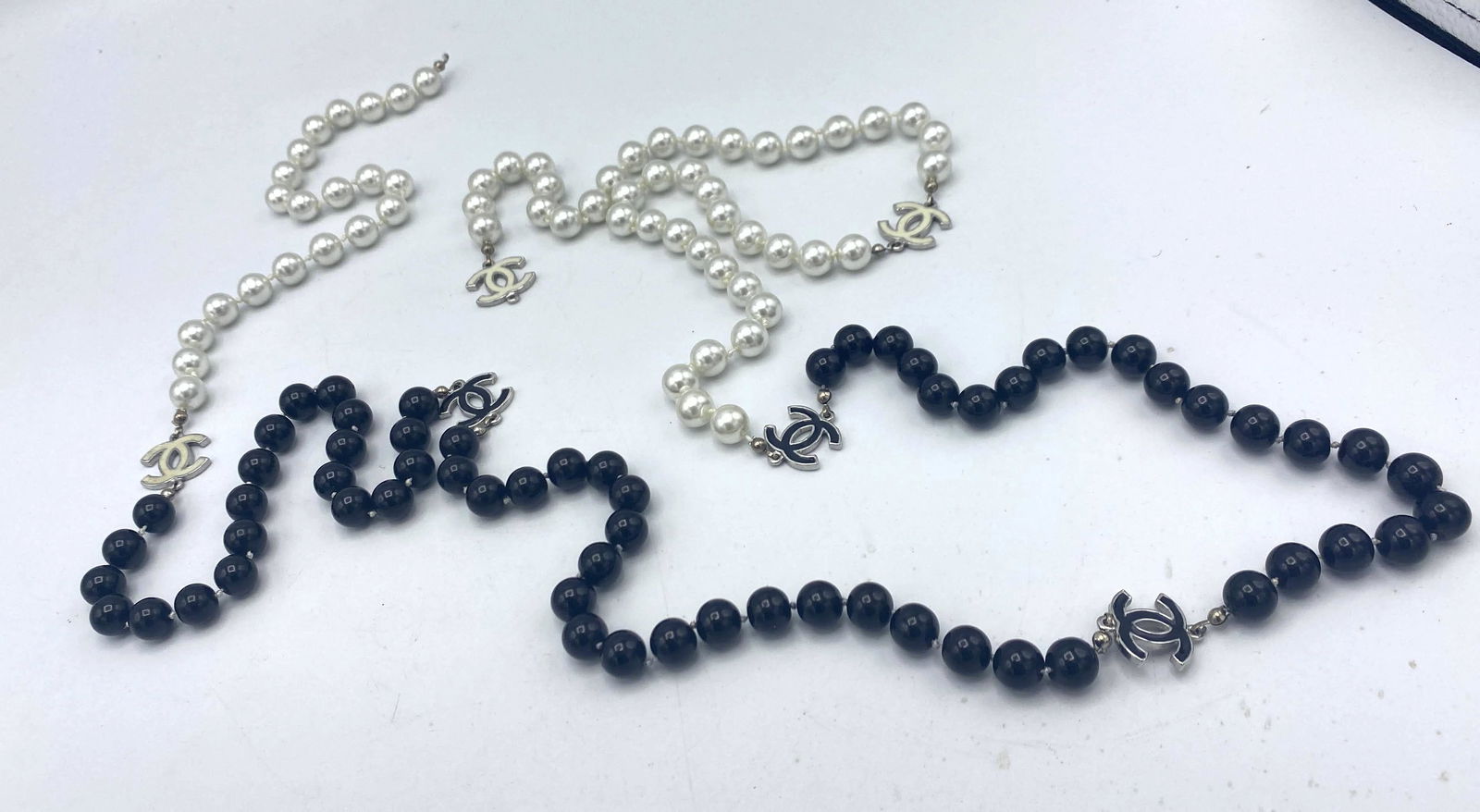 Chanel Beaded Strand. Authenticity unknown. (1 of 7)