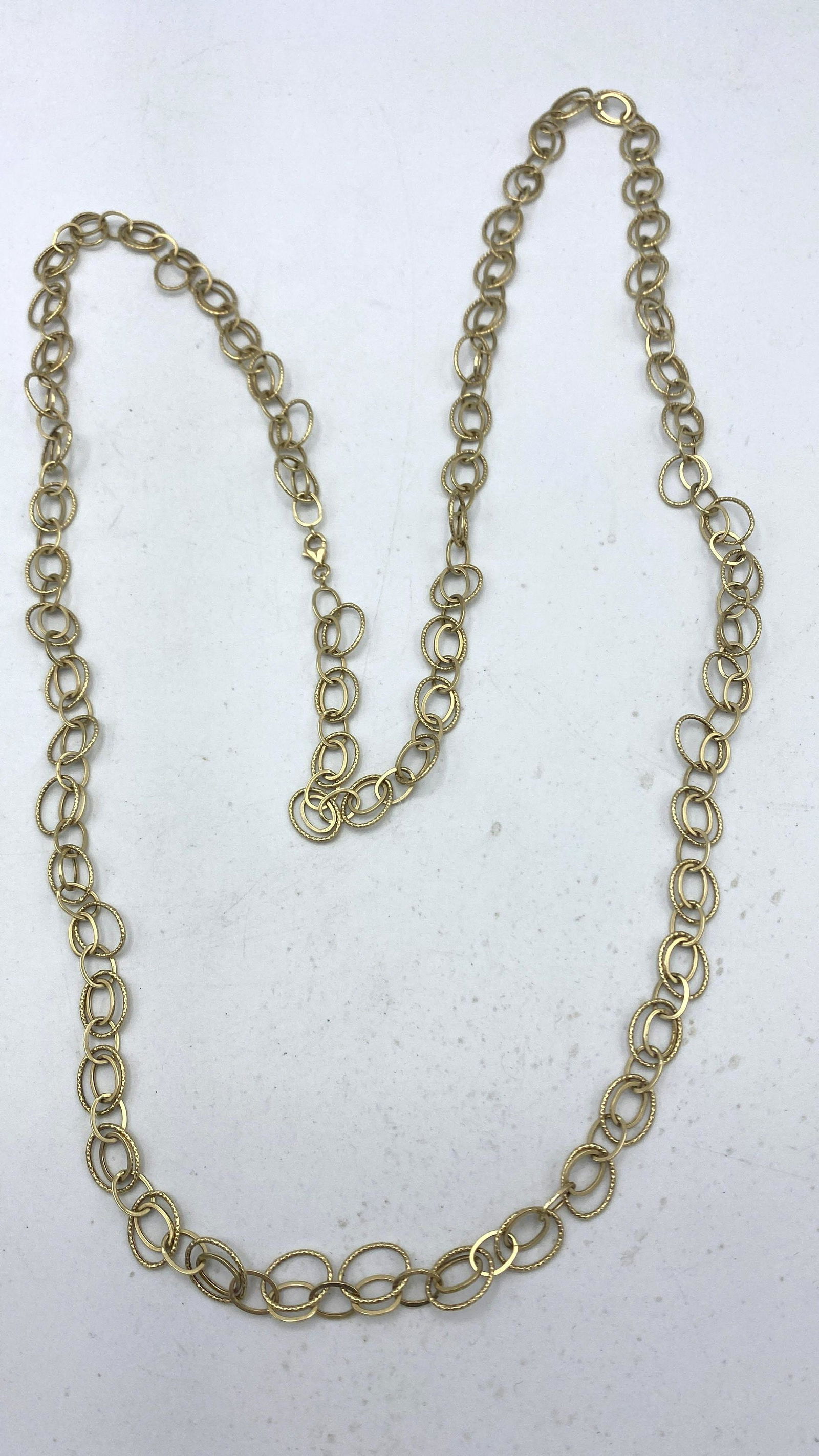 Designer 14K Gold Necklace Interlocked rings. 7.3dwt (1 of 6)