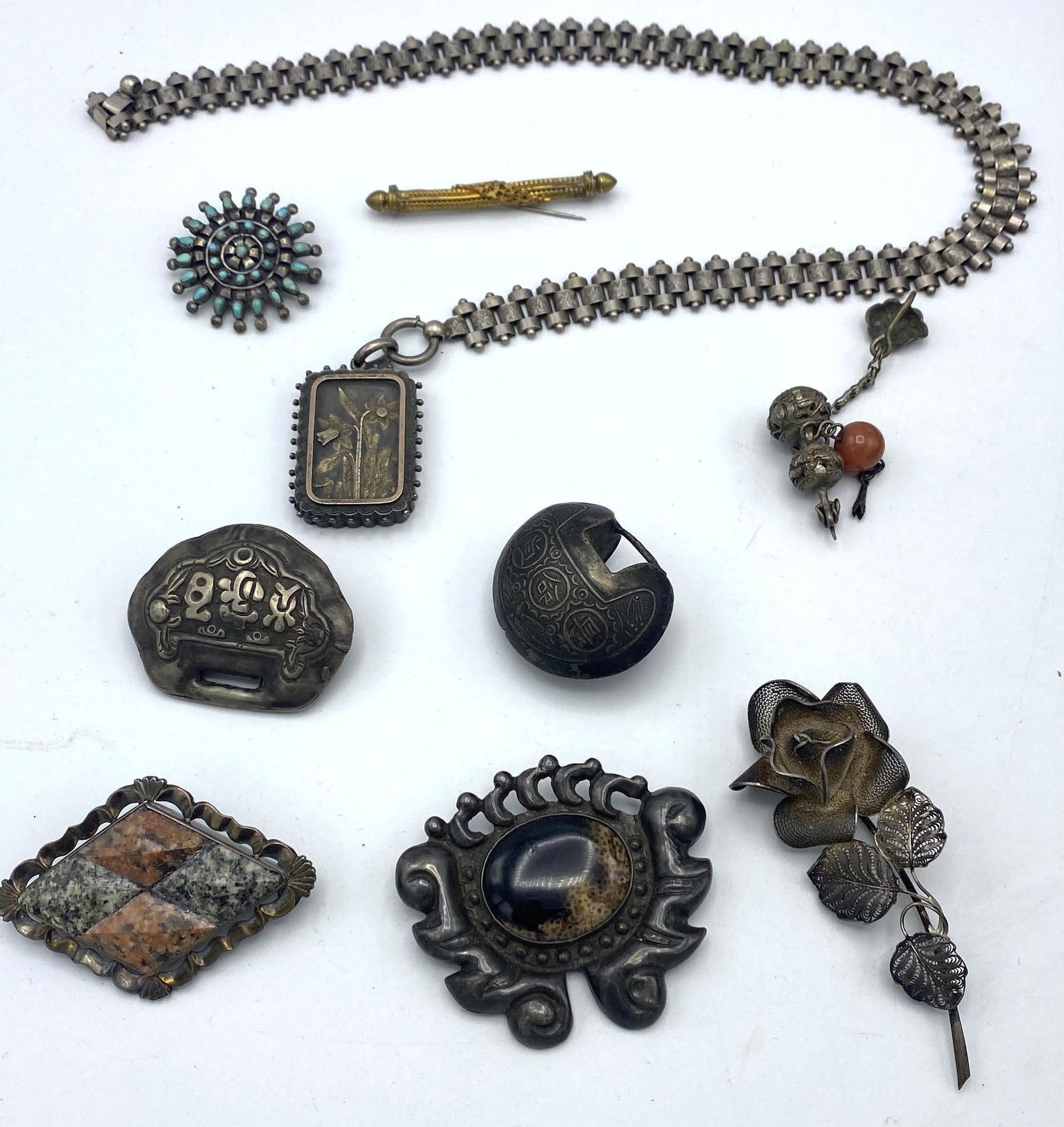Lot Silver Vintage Jewelry. Pins. Pin with granite. Vic (1 of 16)