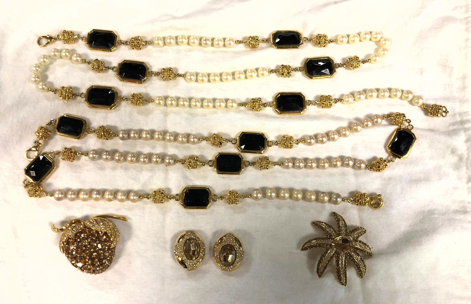 ST JOHN & CINER Vintage Costume Jewelry Lot. Two ST JOH (1 of 12)