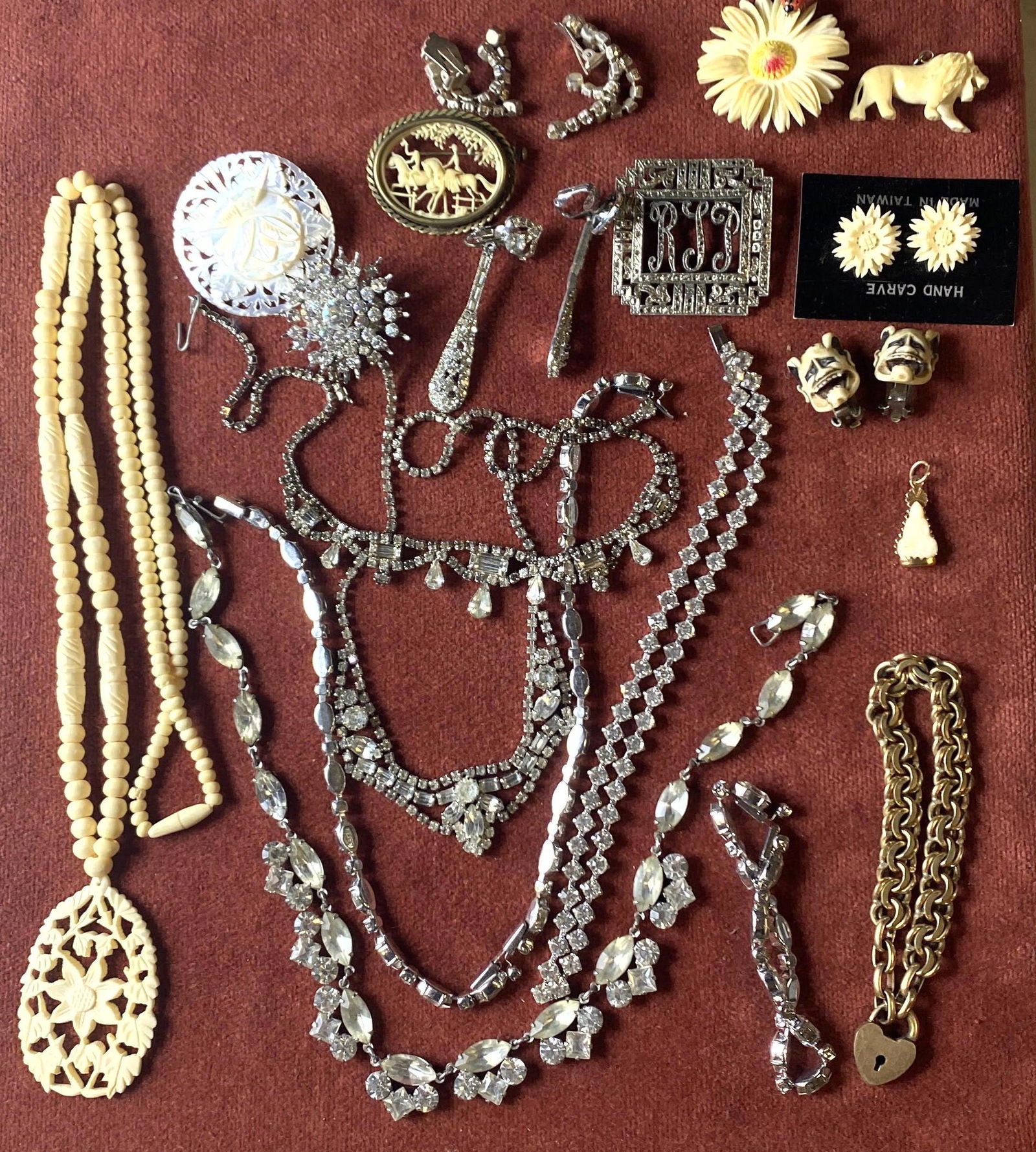 Costume Jewelry LOt Crystals. Carved pendant. (1 of 7)