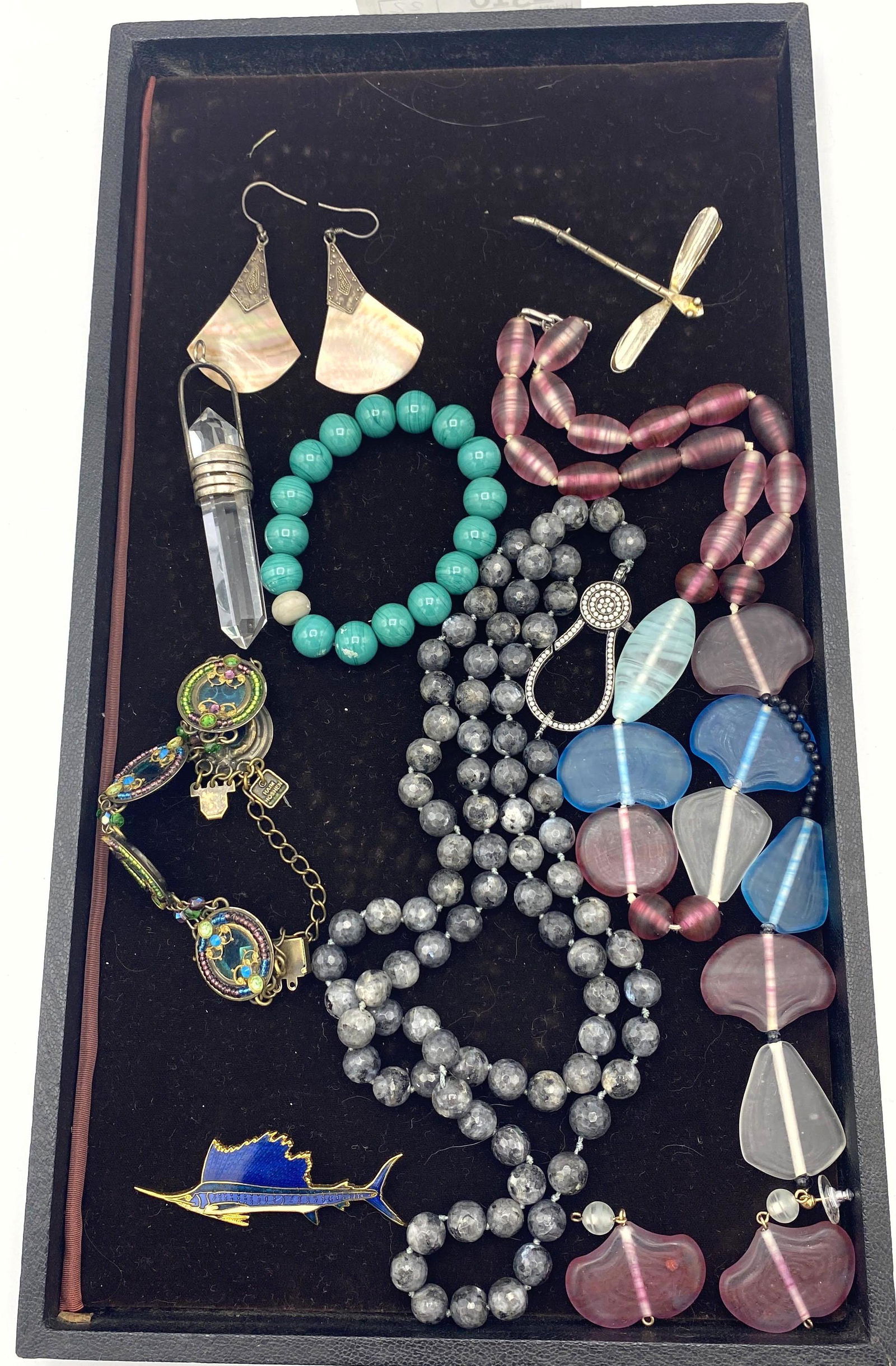 Mixed costume jewelry lot. Beads, earrings, etc. Large (1 of 10)