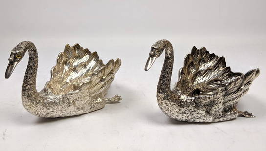 Pair of BUCCELLATI Sterling Swan Figures. Dishes Servin: Pair of BUCCELLATI Sterling Swan Figures. Dishes Serving Objects. Italy. 15.75ozt. Mario BUCCELLATI-- Dimensions: H: 4.25 inches: W: 7.25 inches: D: 15.74 oz inches--- Weight: 15.75 Troy ozs. ---- ---