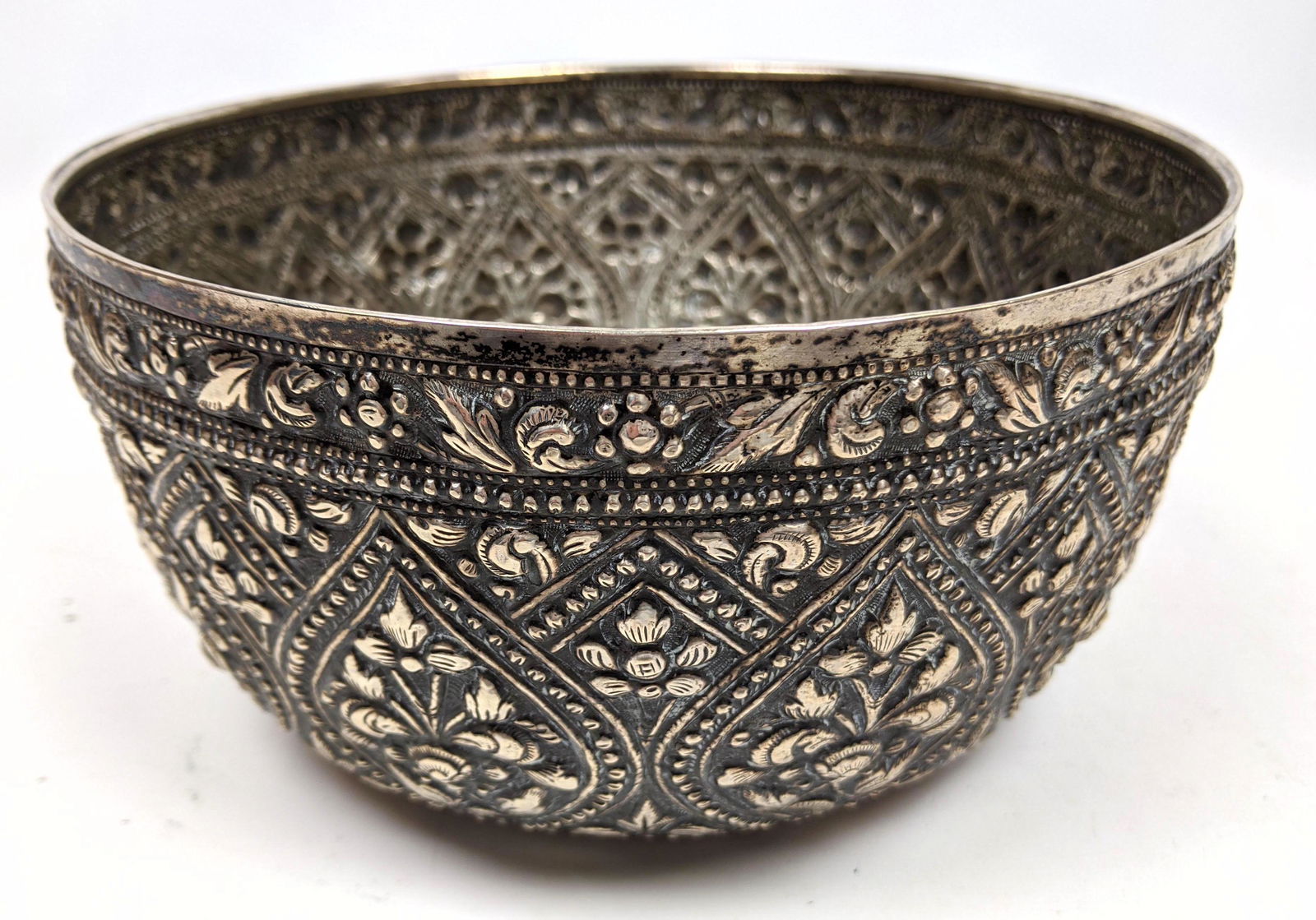 Persian Silver Repousse Bowl.  Unmarked. 12ozt (1 of 8)