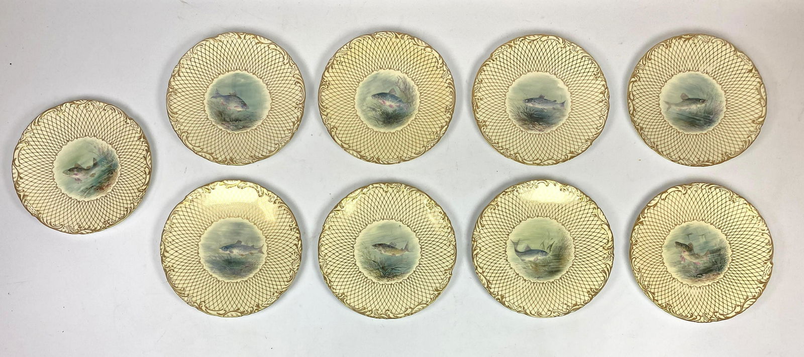 set 9 WEDGWOOD ENGLAND Fish Plates. Hand painted. Signe (1 of 13)