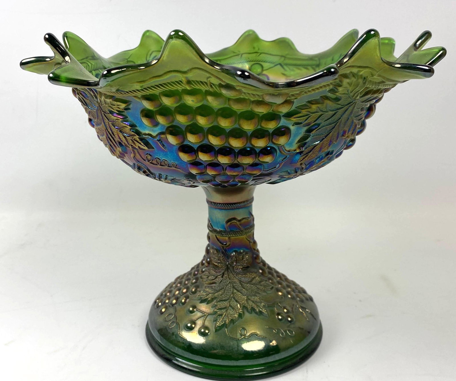 Green NORTHWOOD Grape and Cable Compote. Unsigned: Green NORTHWOOD Grape and Cable Compote. Unsigned-- Dimensions: H: 8.5 inches: W: 10 inches: D: 10 inches ---