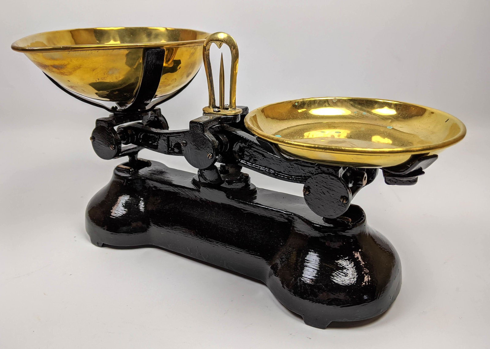 Antique Iron and Brass Balance Scale. (1 of 18)