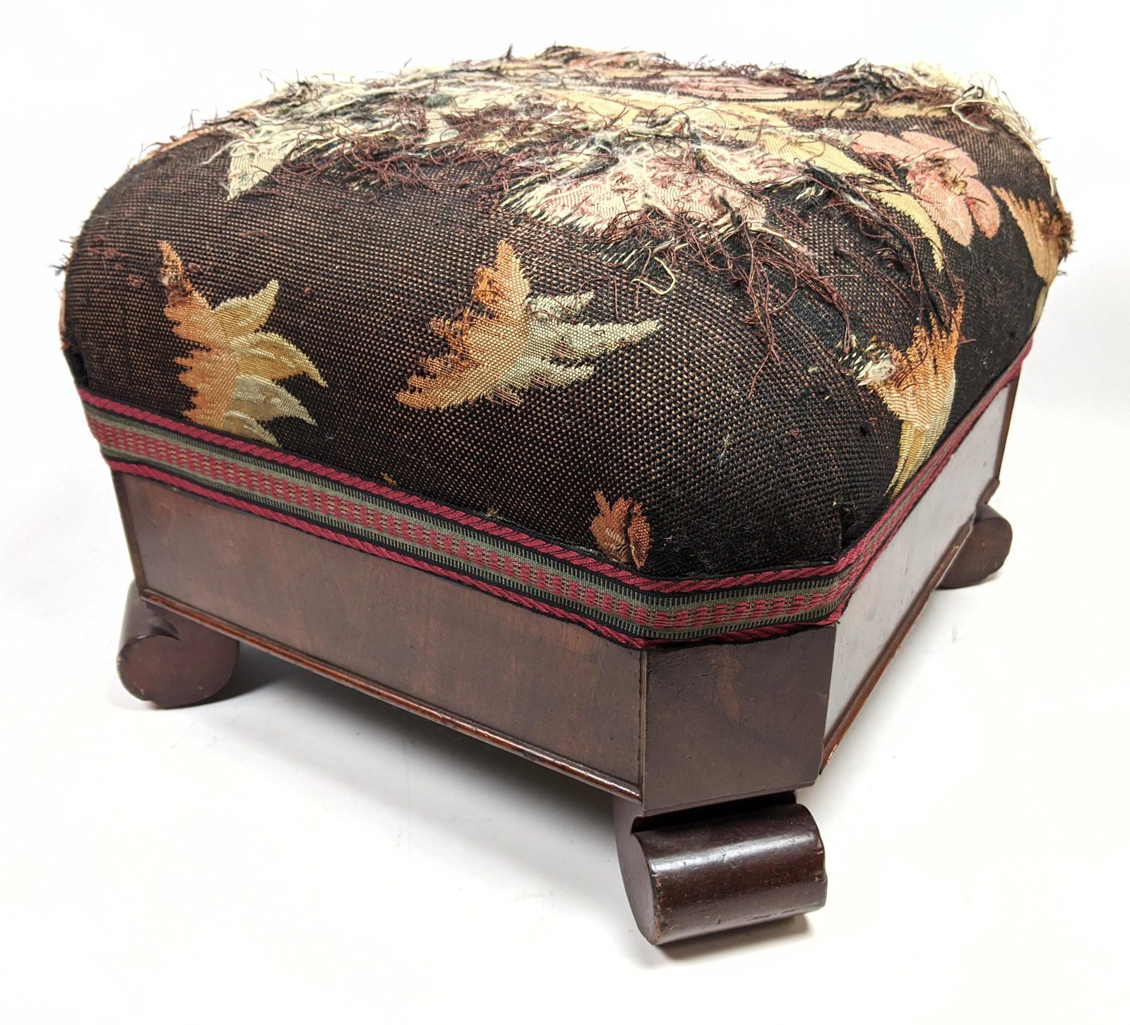 Empire Footstool Ottoman. (1 of 8)