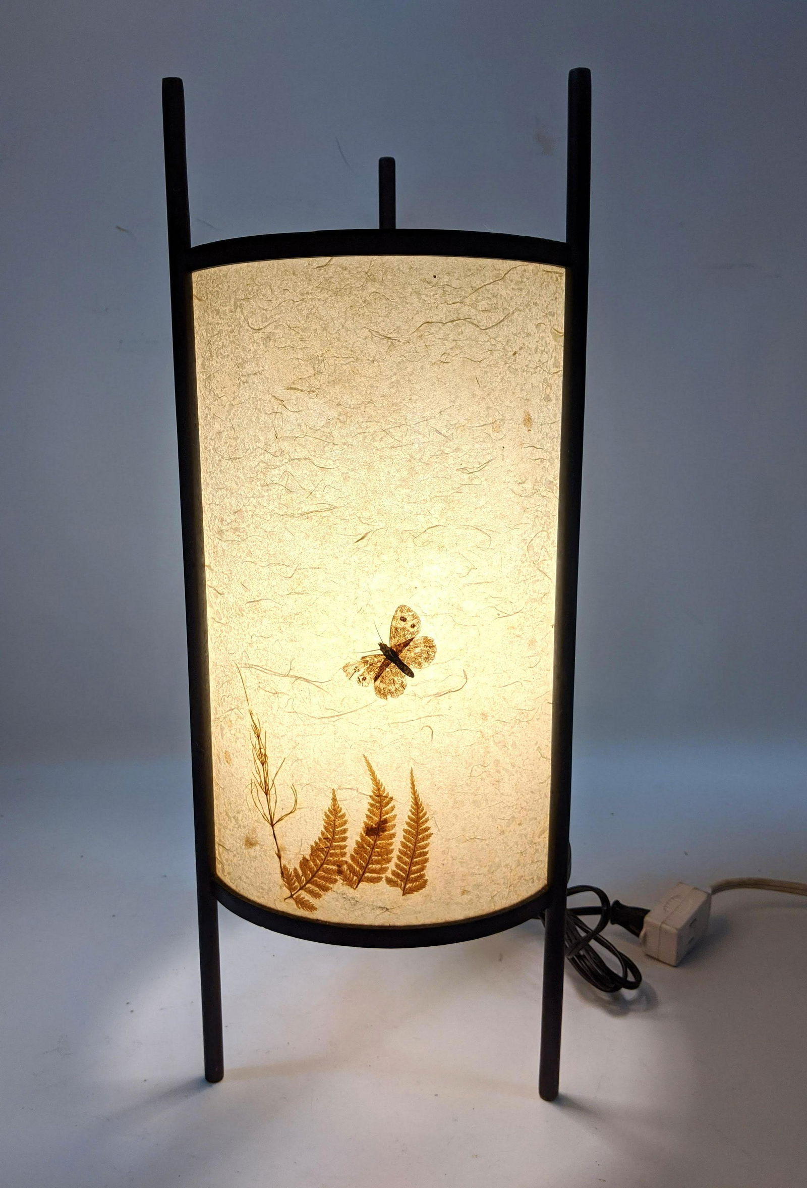 Vintage Retro Tube Table Lamp.  Iron and Paper. (1 of 14)