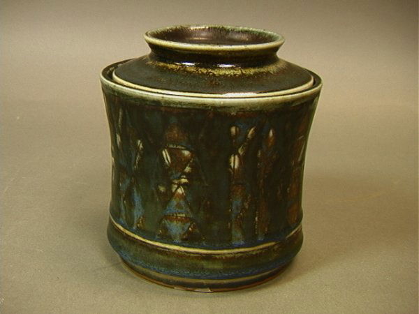 RORSTRAND Porcelain Tobacco Jar. SWEDEN. Nice ri: RORSTRAND Porcelain Tobacco Jar. SWEDEN. Nice rich glaze on patterned body. Lidded. Dimensions: H: 5.5 inches: W: 5.5 inches Condition (General) Please contact us with specific questions about conditi