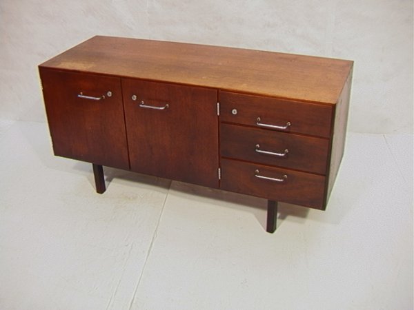 Jens RISOM Credenza Server with Chrome Pulls. Wa: Jens RISOM Credenza Server with Chrome Pulls. Walnut. Dimensions: H: 26 inches: W: 54.25 inches: D: 22.5 inches Condition (General) Please contact us with specific questions about condition, not visib