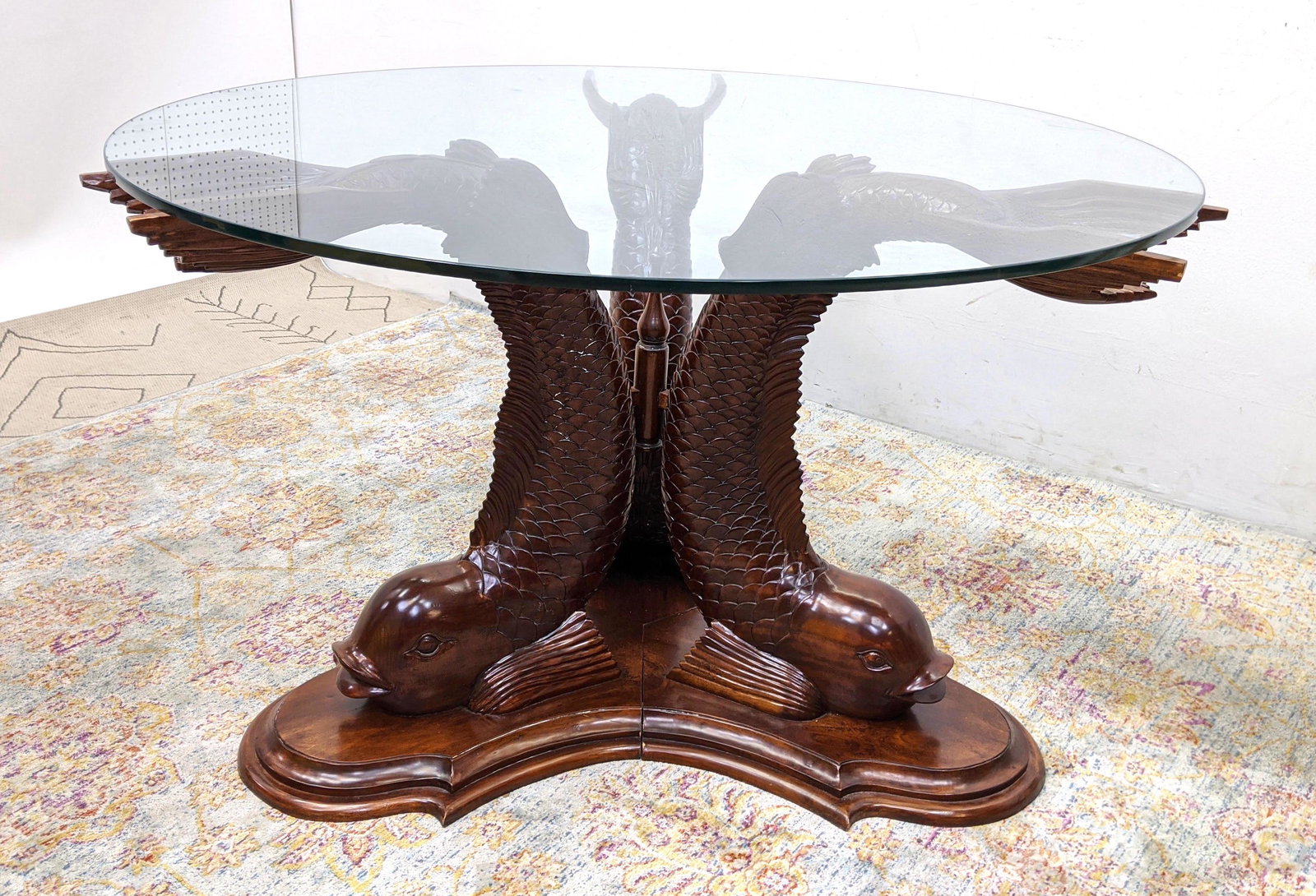 Large Dolphin Carved Wood Center Table. Glass Top. Glas (1 of 10)