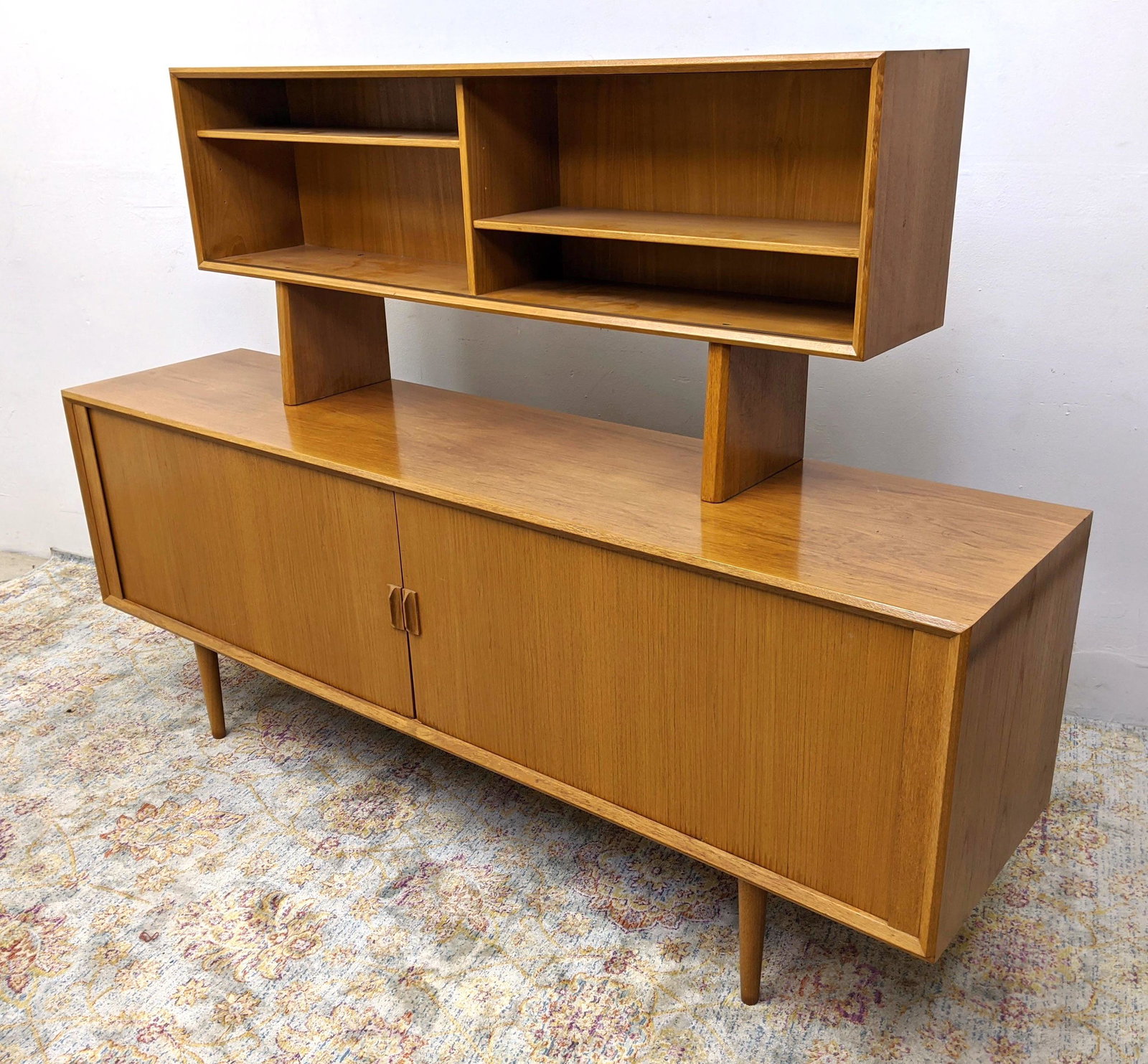 Danish Modern Teak Modern Credenza with Display Cabinet (1 of 16)