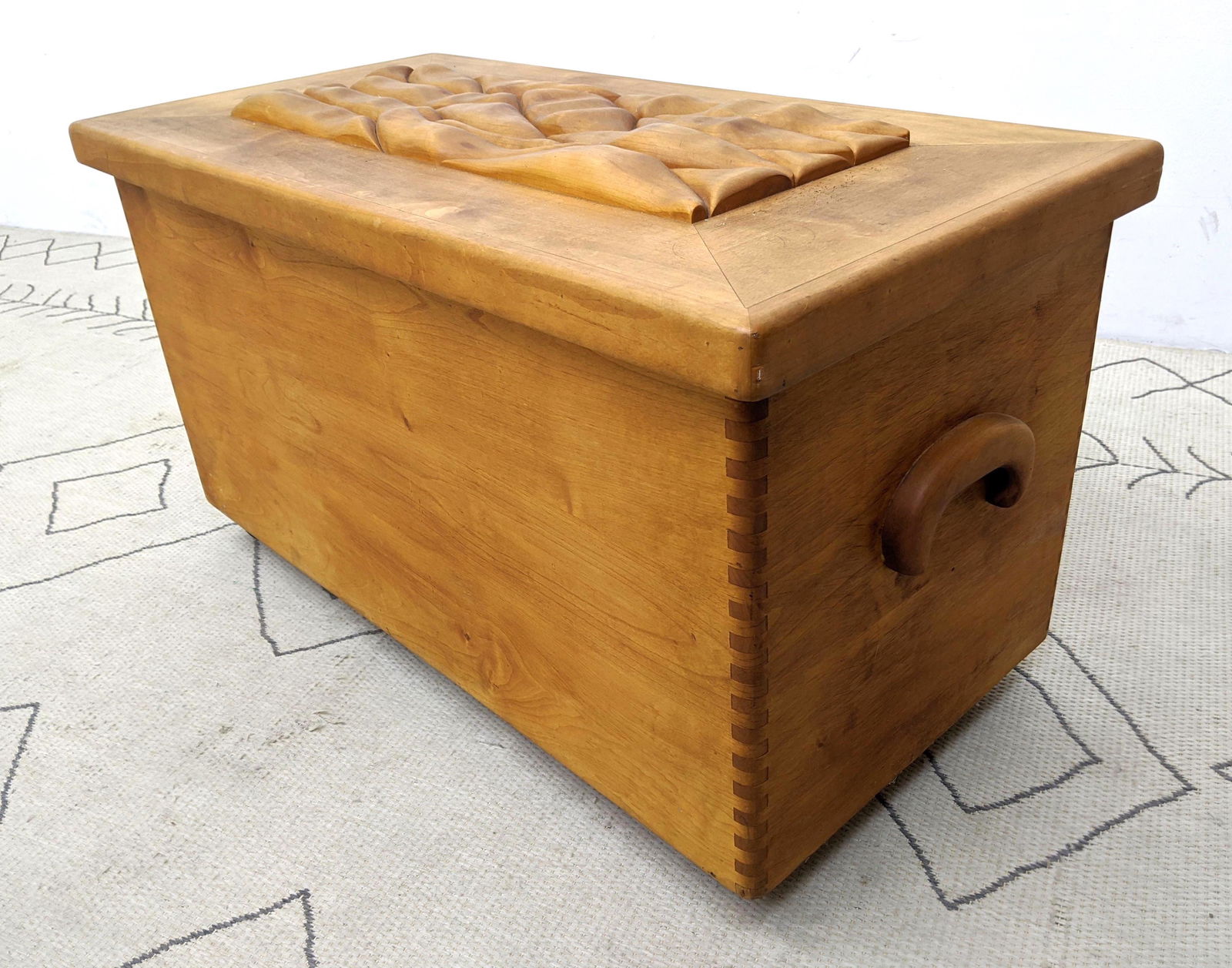 Craftsman Wood Trunk. Lidded Storage Cabinet. 3D decora (1 of 20)