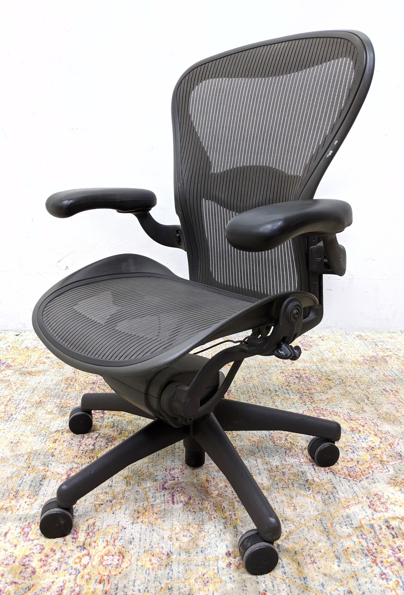 HERMAN MILLER "Aeron" Desk Office Chair. Rolling Chair. (1 of 14)