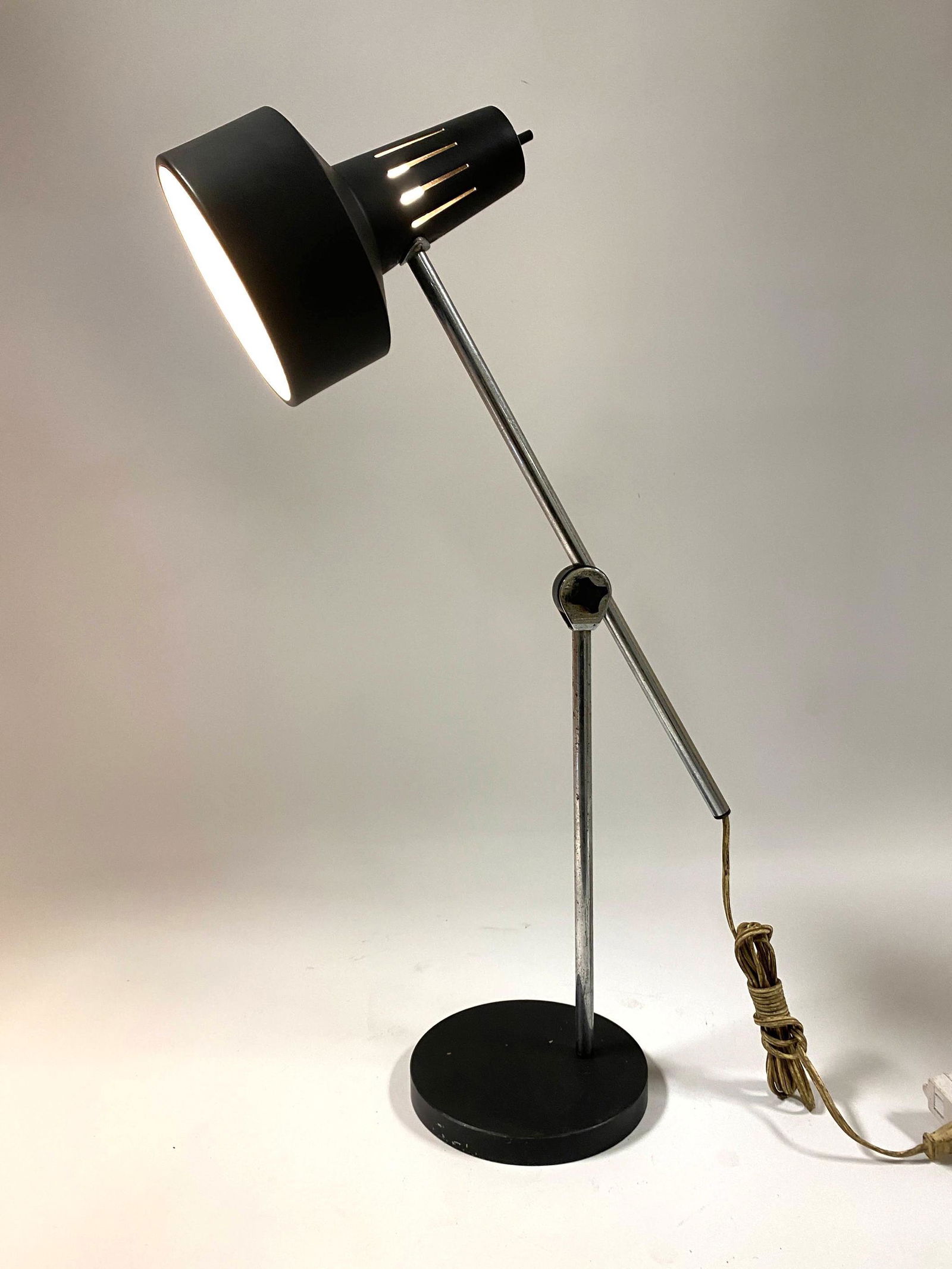 Black Shade Chrome Arm Desk Task Lamp Light. (1 of 13)