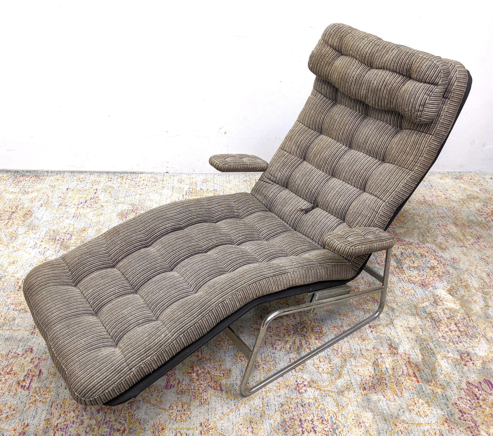 Mid Century Modern  Chrome Framed Lounge Chair. (1 of 15)