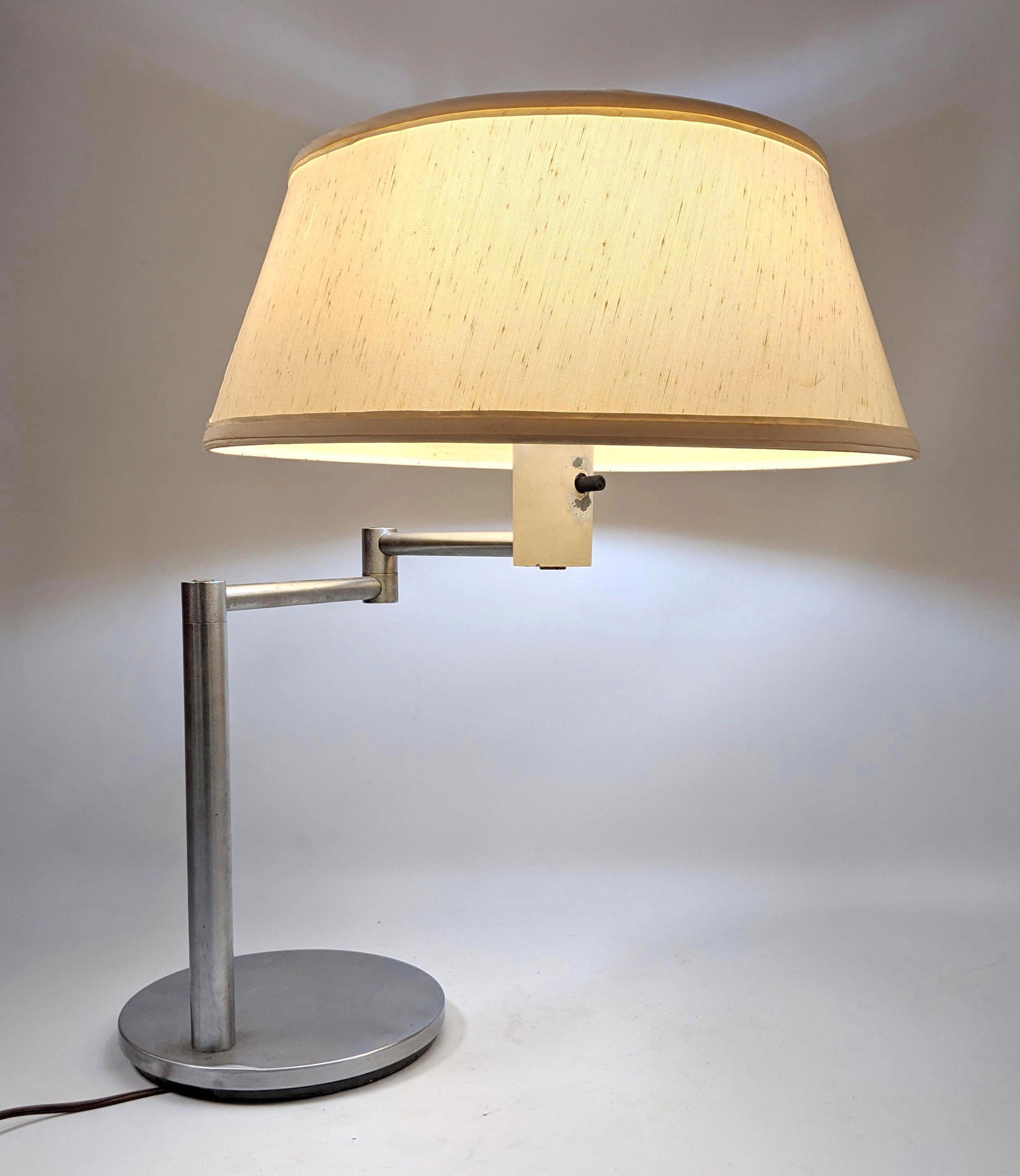 Von Nessen Swing Arm Table Lamp. (1 of 15)