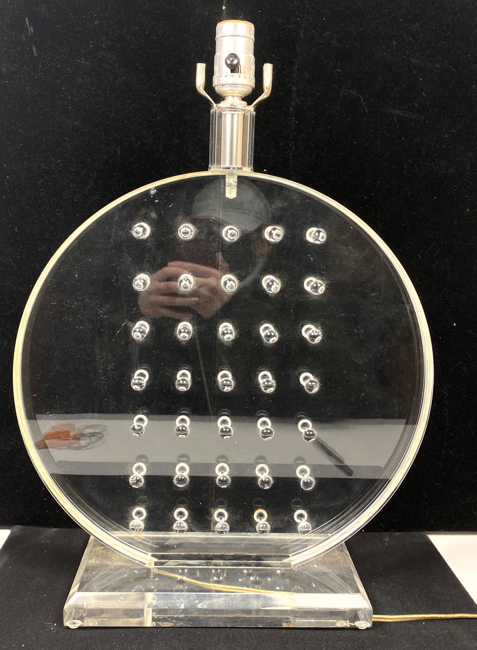 Modernist Lucite Round Disc Table Lamp. (1 of 11)