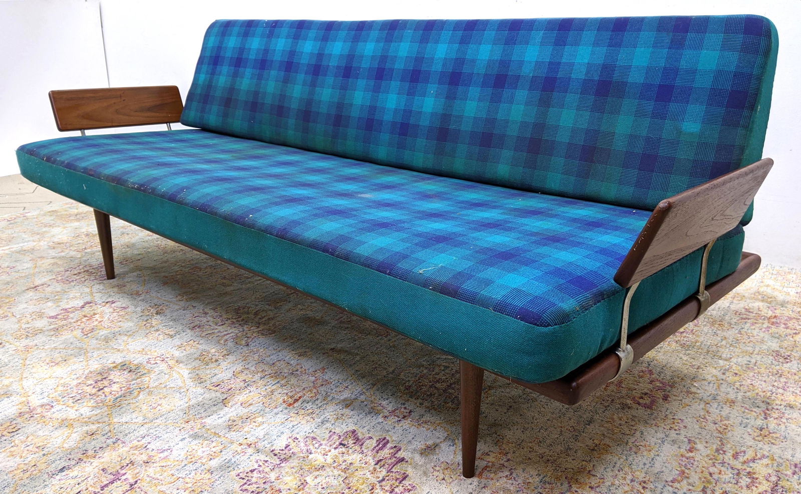 PETER HVIDT Modernist Sofa Couch Daybed. Wood Teak Fram (1 of 15)