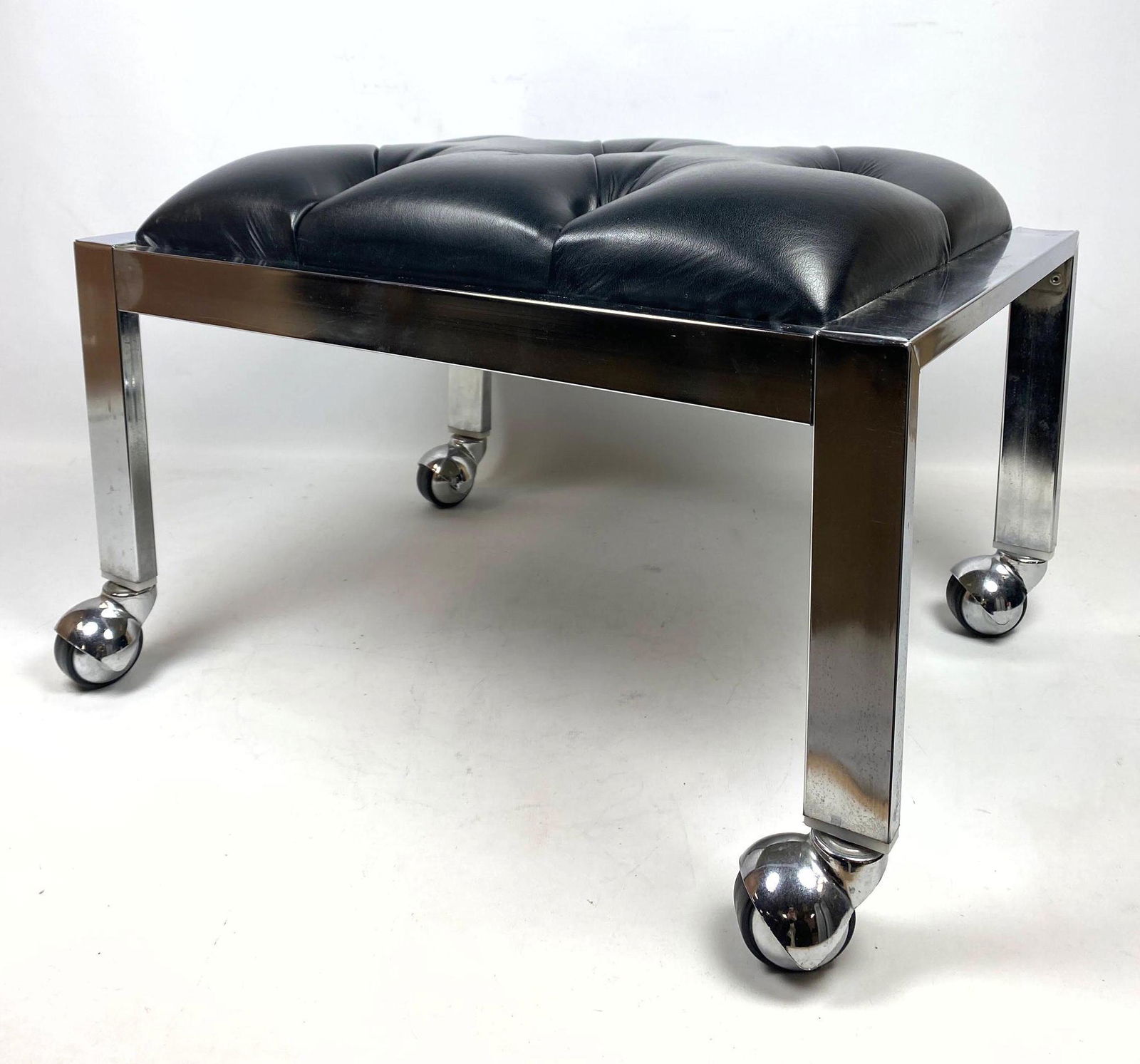 DESIGN FABRICATORS INC. Stool Bench on Casters. Tufted (1 of 14)