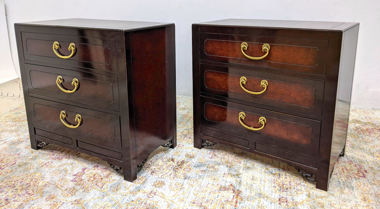 Pr HICKORY WHITE Bachelors Chests Dressers. Highly varn (1 of 17)